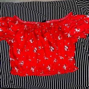 H&M DIVIDED Red crop top
